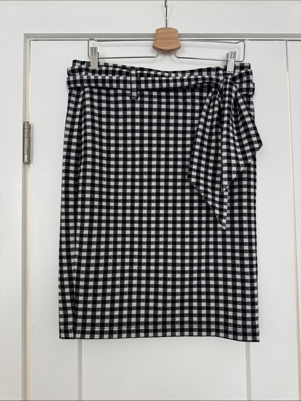 Anthropologie Black and White Gingham Tie-Detail Pencil Skirt 🐩
